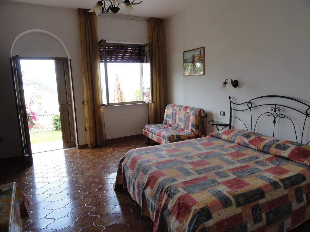 Chiaia Apartments Ponza Szoba fotó