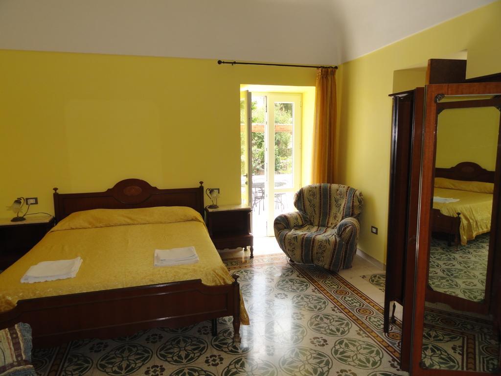 Chiaia Apartments Ponza Szoba fotó